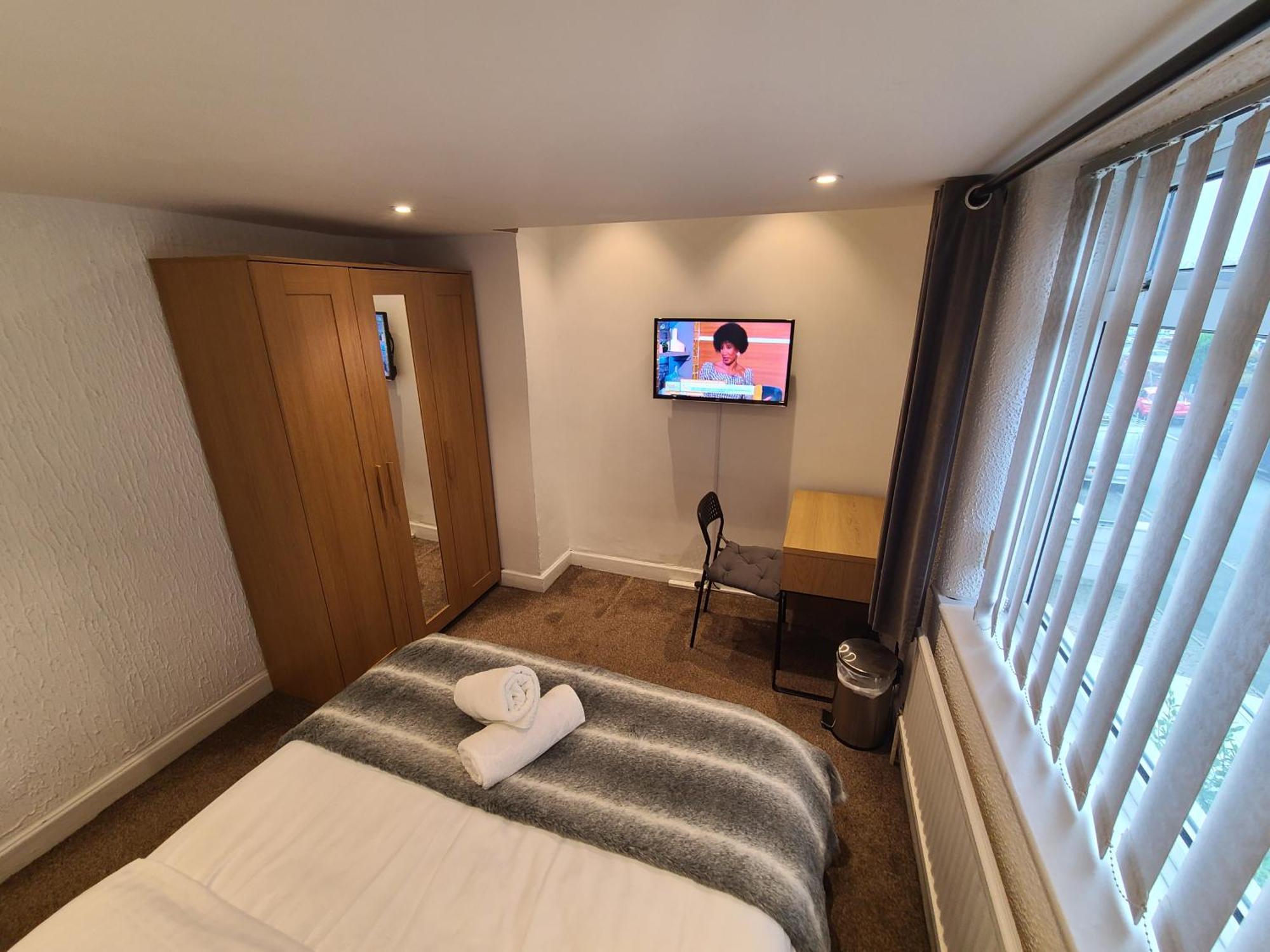 Grand Near Etihad Stadium Coop Live Droylsden Extérieur photo